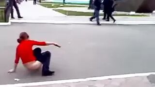 Drunk lady pees on the road