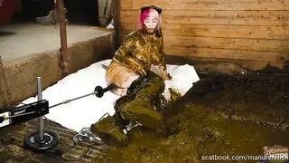 Catwoman Lyndra first time in the manure channel