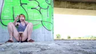 Lucy - Pissing scene