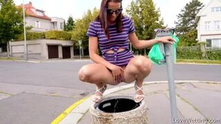 Victoria Daniels - Pissing scene