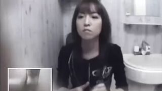 Toilet - Roppongi Girls