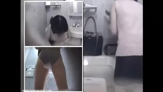 Toilet - Roppongi Girls