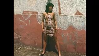 Solo Pee Girls - Liliana