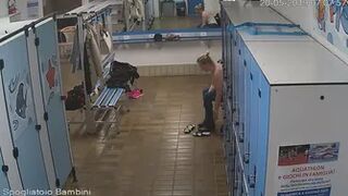 dressing_room_at_aquapark