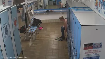dressing_room_at_aquapark