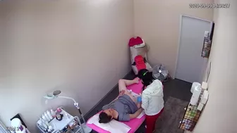 Depilation of a pregnant woman