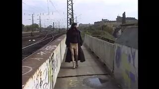 Solo Pee Girls - Mira