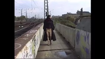 Solo Pee Girls - Mira