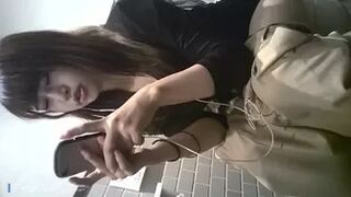 hide013_00 [Real Women's Toilet] Western-style long hair 9 people slashing