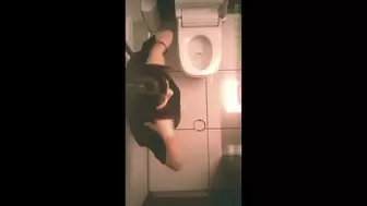 15389842 Compound Eye Washroom No.01 A super beautiful girl with sharp eyes / 4 people with plenty of outside shots!