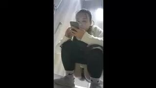 15386473 What happened in the bathroom of a restaurant 3-4