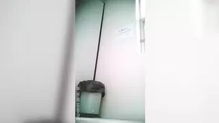 Toilet in the shopping centre 9