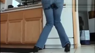 Natalie Storm - Tight Jeans!