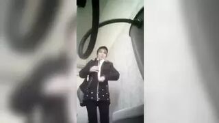 French WC pee Voyeur
