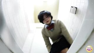 DLSL-446 02 Schoolgirls toilet dash after the chime. Pissing and leaking circumstances. VOL. 3
