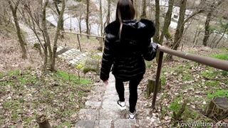 Naomi Bennet - Pissing scene