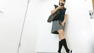 DLEE-431 03 Endurance limit!! Stuck schoolgirl pees 4