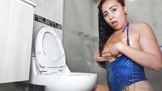 Sarathonson - playing in the toliet