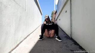 Naomi Bennet - Pissing scene
