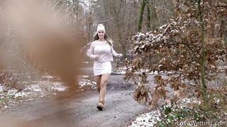 Naomi Bennet - Pissing Scene