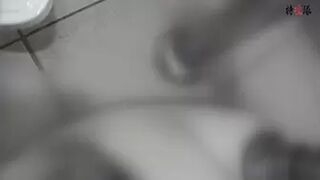 28105436 Large, phantom 123 that turns further forward after shooting behind