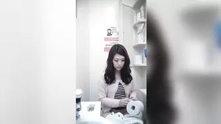 15356683 [Many beautiful older sisters] Inside a certain ○ building  This is missing !! It's too amazing that girls set up  Women's toilet voyeur  39