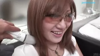 Mariko - pussy play and peeing