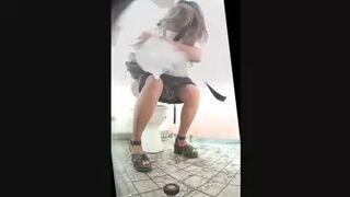 28104246 I took a picture of a Western-style toilet in the sea! 35 contents unconfirmed work