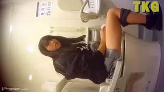 28102635 Secrets of 5 Western-style uniforms