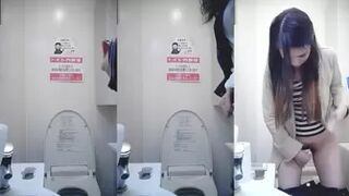 15334178 [Get a simple JK! ] Western-style toilet front shot! Thin man hair is insanely real and ugly ...