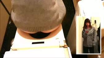 28104501 All 6 girls who open their legs and wipe them