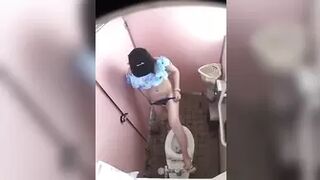 28105007 Style 2 camera diarrhea stool quivering