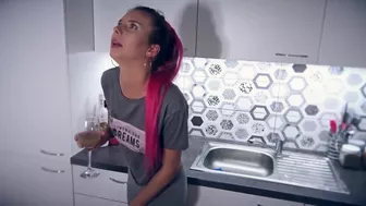 Sarah Nilson - Tipsy horny and wet accident