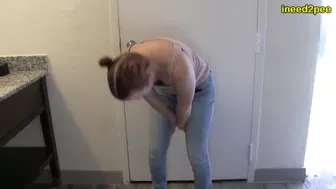 Lizzy - Bathroom Line