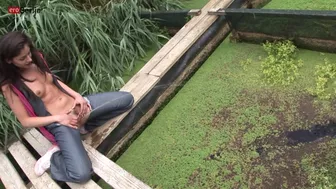 Lucy Lee - Bio Pissarium