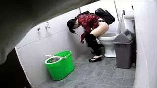 Hidden toilet, Vietnam 04