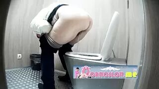 Publictoiletsl74 vol 686