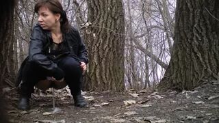 Women Pee In The Park 7