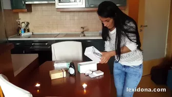 Lexi Dona - Lexi Present