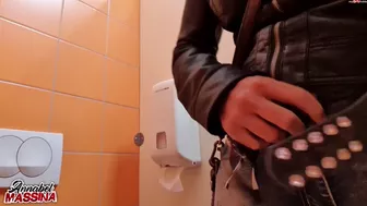 AnnabelMassina - Pissing tour across Europe