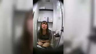 Kuri-Chan Toilet Voeur 05