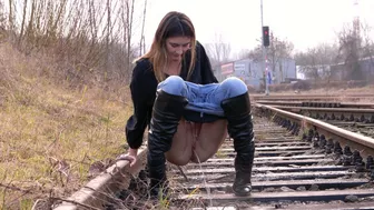 Renata - Pissing scene