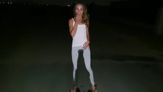 AnalDirtyQueen - I cant hold my pee any more (Oh i just peed my yoga pants!)