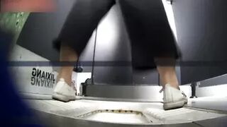 hidden cam public toilet 39-40