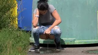 Lena + Sarah Bright - Pissing scene