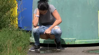 Lena + Sarah Bright - Pissing scene