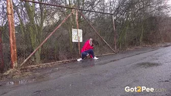 Cynthia Sprays In Public