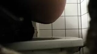 nice sitting on the top of the bowl