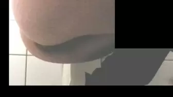 nice sitting on the top of the bowl