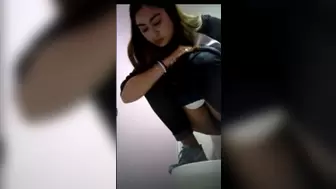 Thailand mall toilet 2